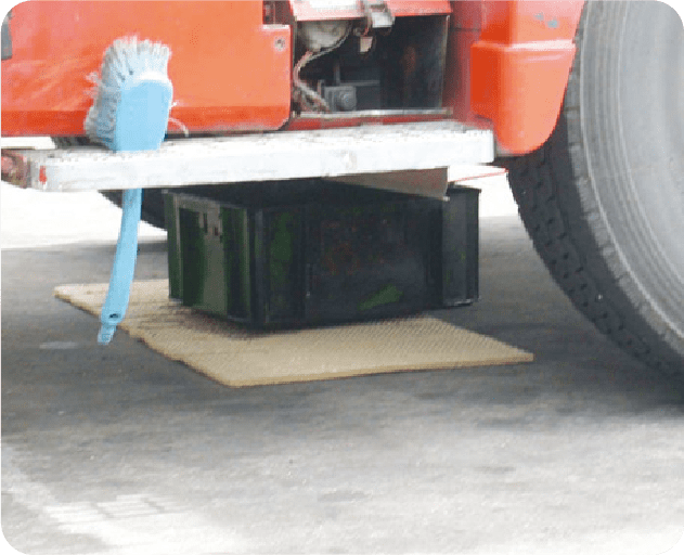 水をほとんど吸わず油を吸着