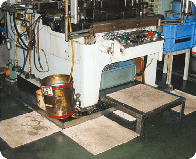 機械周りの油漏れ対策